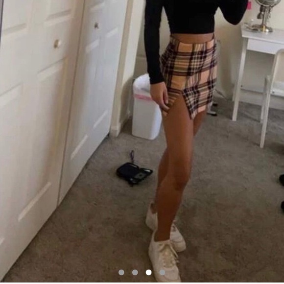 Tartan mini bodycon skirt✨ - Picture 3 of 4